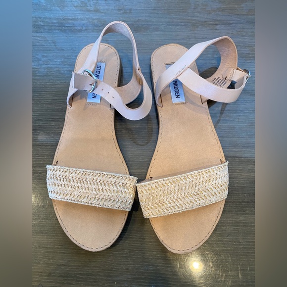 Steve Madden Rattan Weave Strappy Sandal SZ 8.5 - Picture 1 of 7